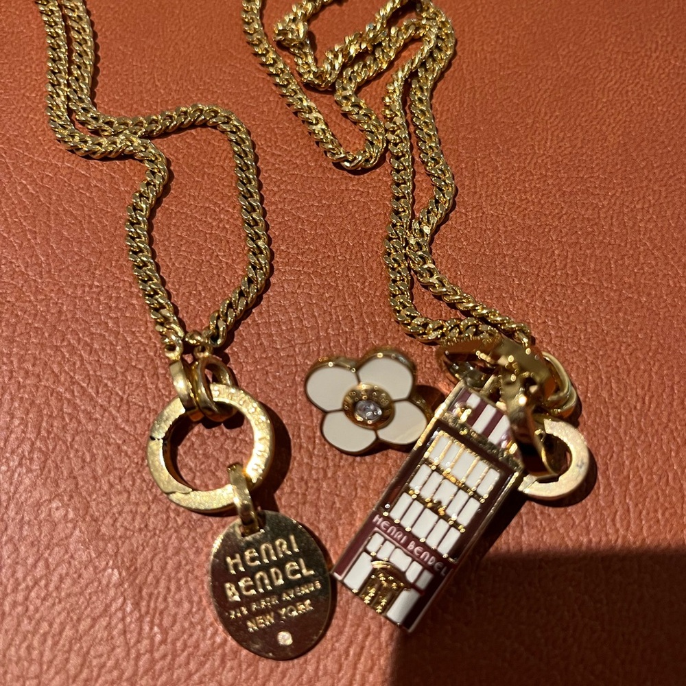 RARE Henri Bendel Necklace with 2 Charms including Iconic Flagship 5th Ave